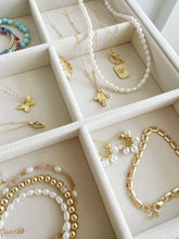 Camila Cross Necklace