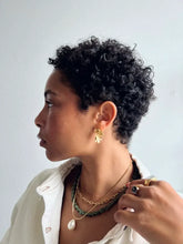 Daphne Pearl Pendant Necklace || 16"