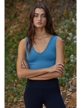 The V Neck Seamless Cropped Tanks