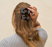 Black Medium Flat Cloud Clip