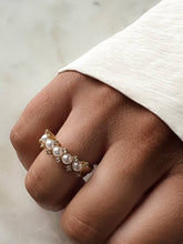 Roro Pearl Ring